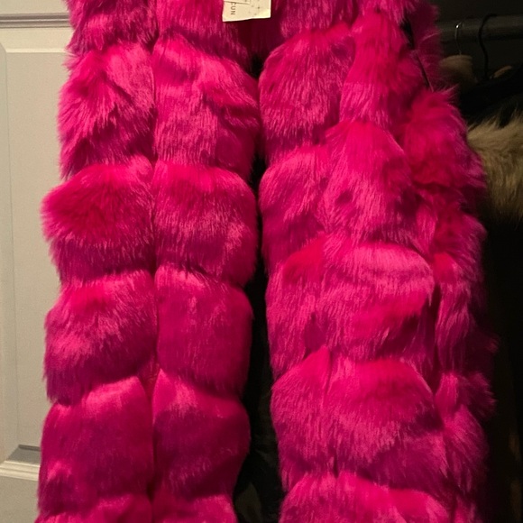 Faux Fur Pink Vest 3/4 length. Brand new size XL MARKED 4x Asian Size - Picture 4 of 4